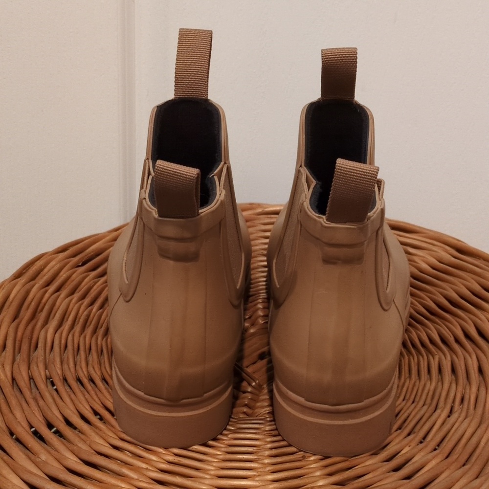 Everlane Waterproof Tan Lug Bootie Womens 7 - Picture 4 of 8